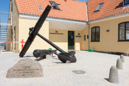 Ankeret ved Roflotillens mindesmærke har også været i havnekontorets kyndige hånder. Foto: Hans Jacob Sørensen.