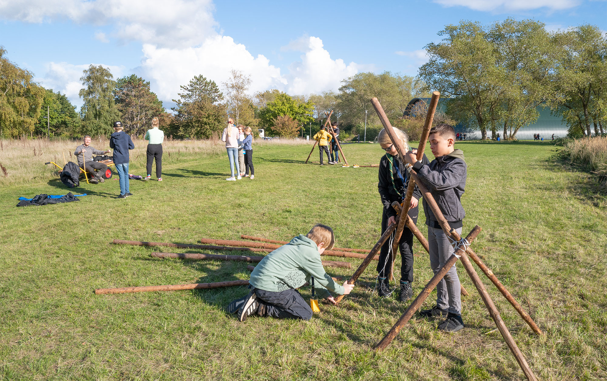 Fællesopgaver er også en del af outdoorcampen. Foto: TorbenStender.