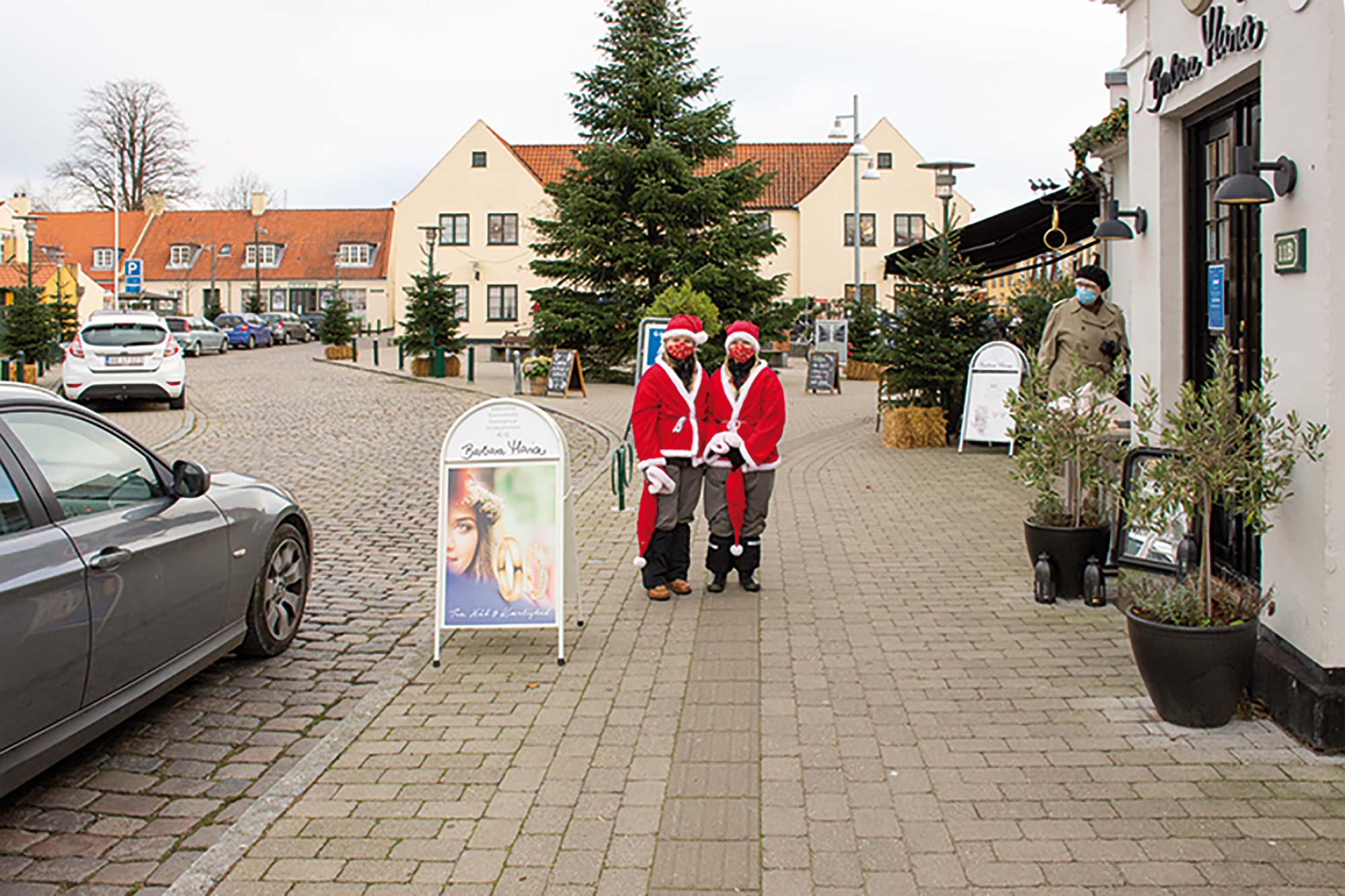 En fast tradition er byens juletræ på Neels Torv, således også i et ellers corona-ramt 2020. Foto: Hans Jacob Sørensen.