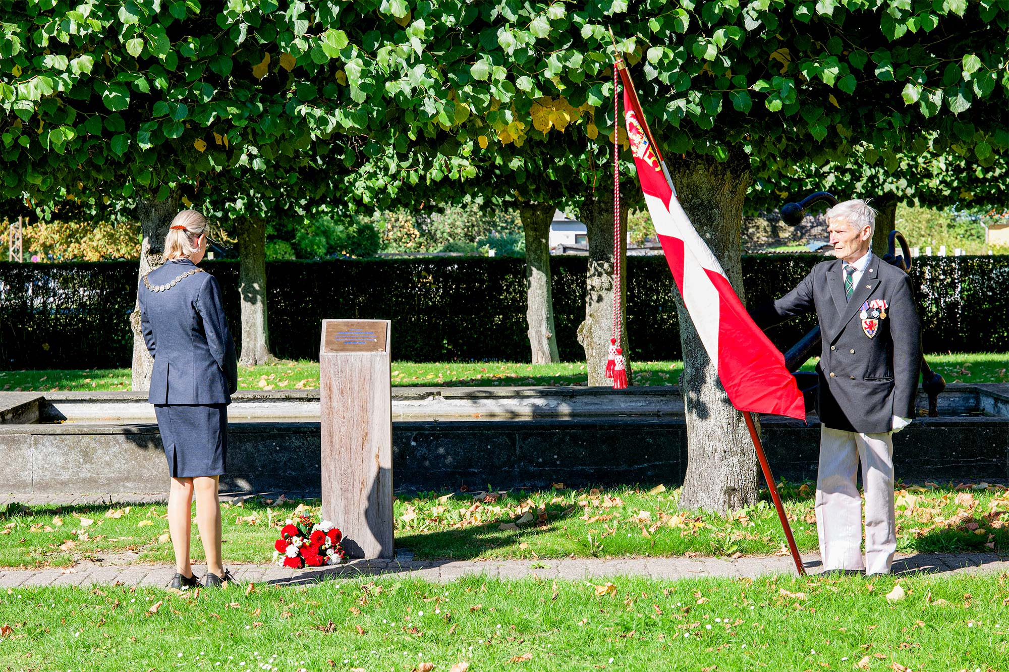 Flagdagen den 5. september blev også markeret på Drag­ør Rådhus. Foto: TorbenStender.