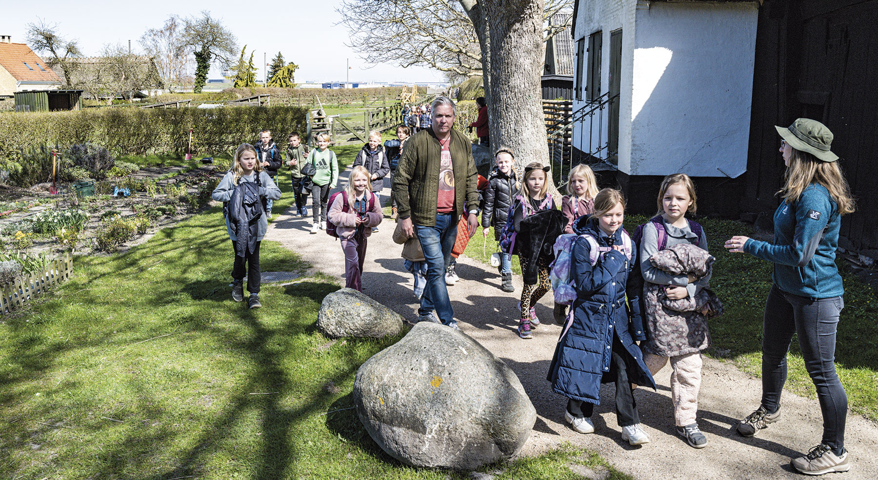 De første elever ankommer til Dragør Skolehave på Amagermuseet. Foto: TorbenStender.