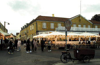 Vejret holdt tørt, og mange borgere drog på gaden til Dragør Kulturnat fredag den 9. september. Foto: TorbenStender.