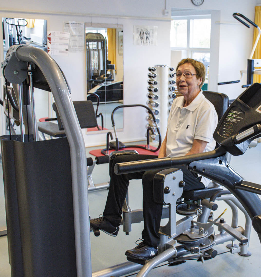Genoptræning kan blandt andet foregå på Sundhedscenter Wiedergården. Motionsredskaberne kan afprøves, når der, som på billedet, afholdes åbent hus på stedet. Arkivfoto: TorbenStender.