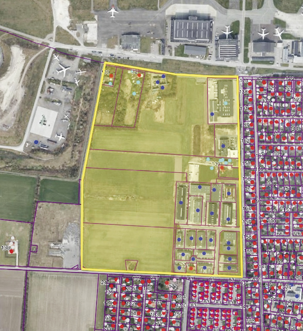 Illustration 1: Boliger er markeret med røde prikker – og industribyen er markeret med gult. Foto: Dragør Kommune.