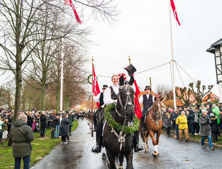 Dragør Fastelavnsforenings tøndeslagning søndag den 23. februar. Foto: Torben Stender.