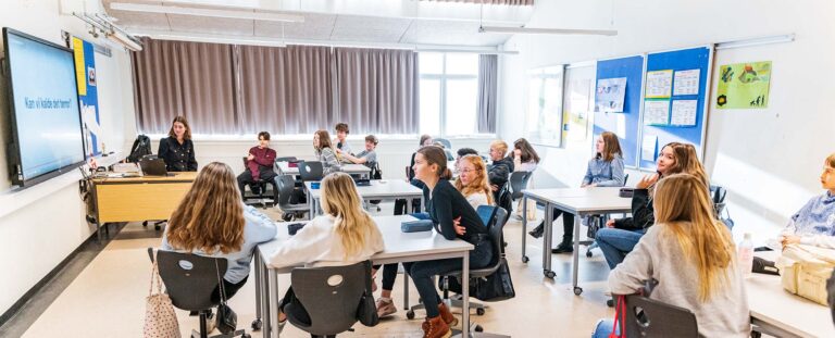 8.- og 9.-klasserne på Store Magleby Skole deltog i undervisningsforløbet »I Sandhedens Tjeneste«, som var arrangeret af DR. Foto: TorbenStender.