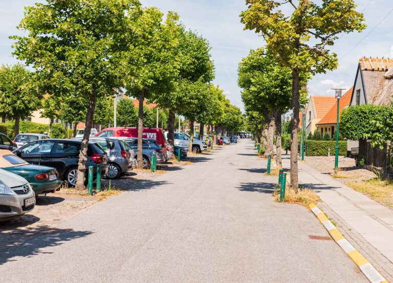 Konservatives forslag om at gøre plads til cykler på den lille vej, der går parallelt med Vestgrønningen blev vedtaget i BEPU. Sagen skal nu behandles i kommunalbestyrelsen. Arkivfoto: Thomas Mose.