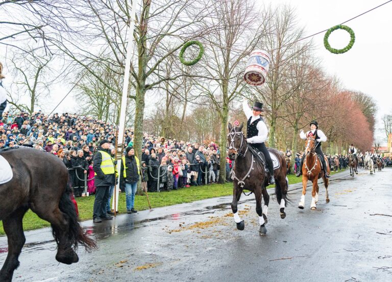 Sidste gang Dragør Fastelavnsforening var i aktion var ved fejringen af fastelavn i 2020. Fastelavnstøndeslagningen i år blev aflyst på grund af coronarestriktioner. Arkivfoto: TorbenStender.