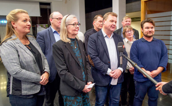 Efter mange, lange forhandlinger og drøftelser faldt konstitueringen sent om aftenen mandag i sidste uge på plads, og også de landsdækkende medier var klar til at dække det. Foto: TorbenStender.