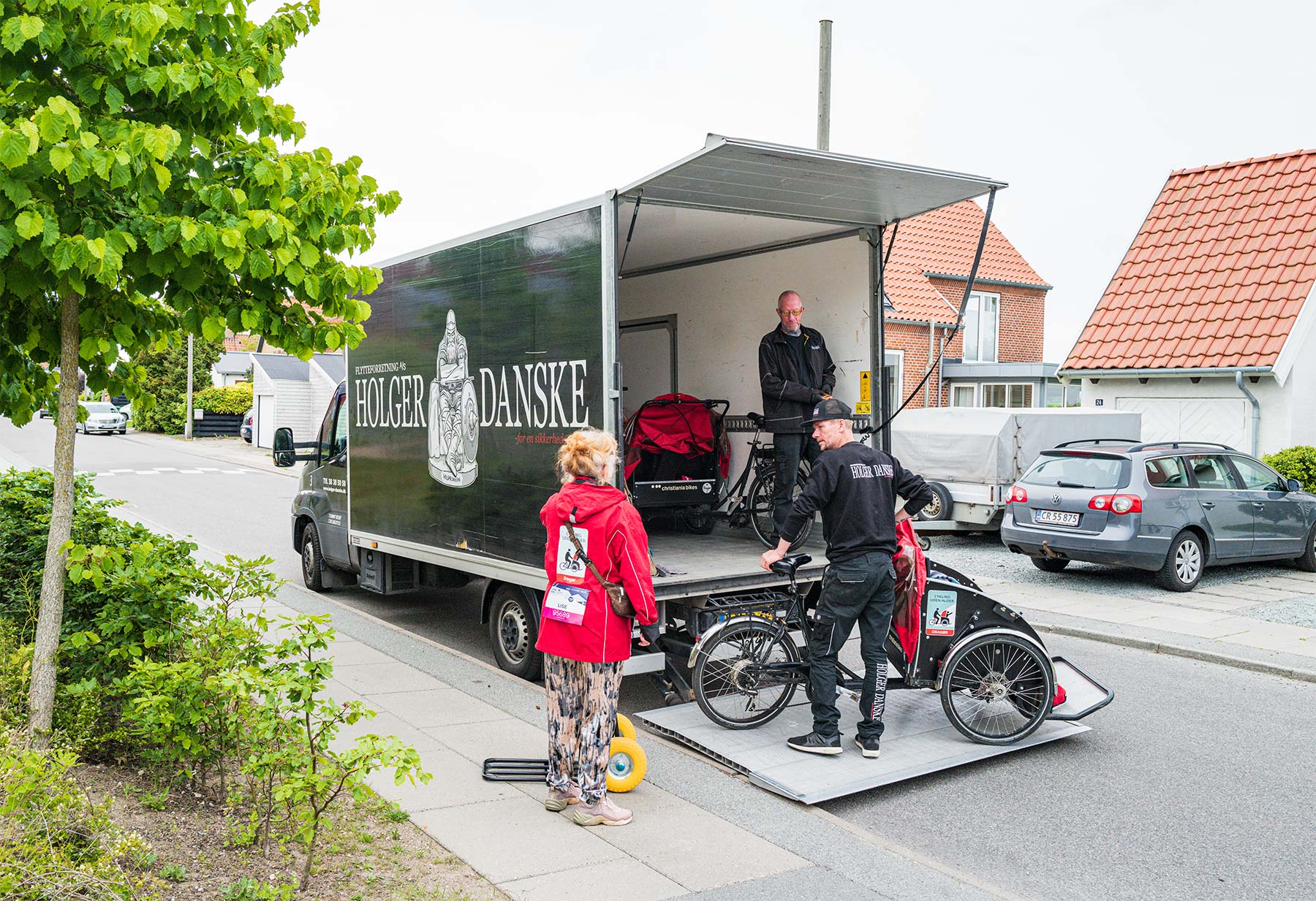 Et lokalt flyttefirma står for transport af cyklerne til København. Foto: TorbenStender.