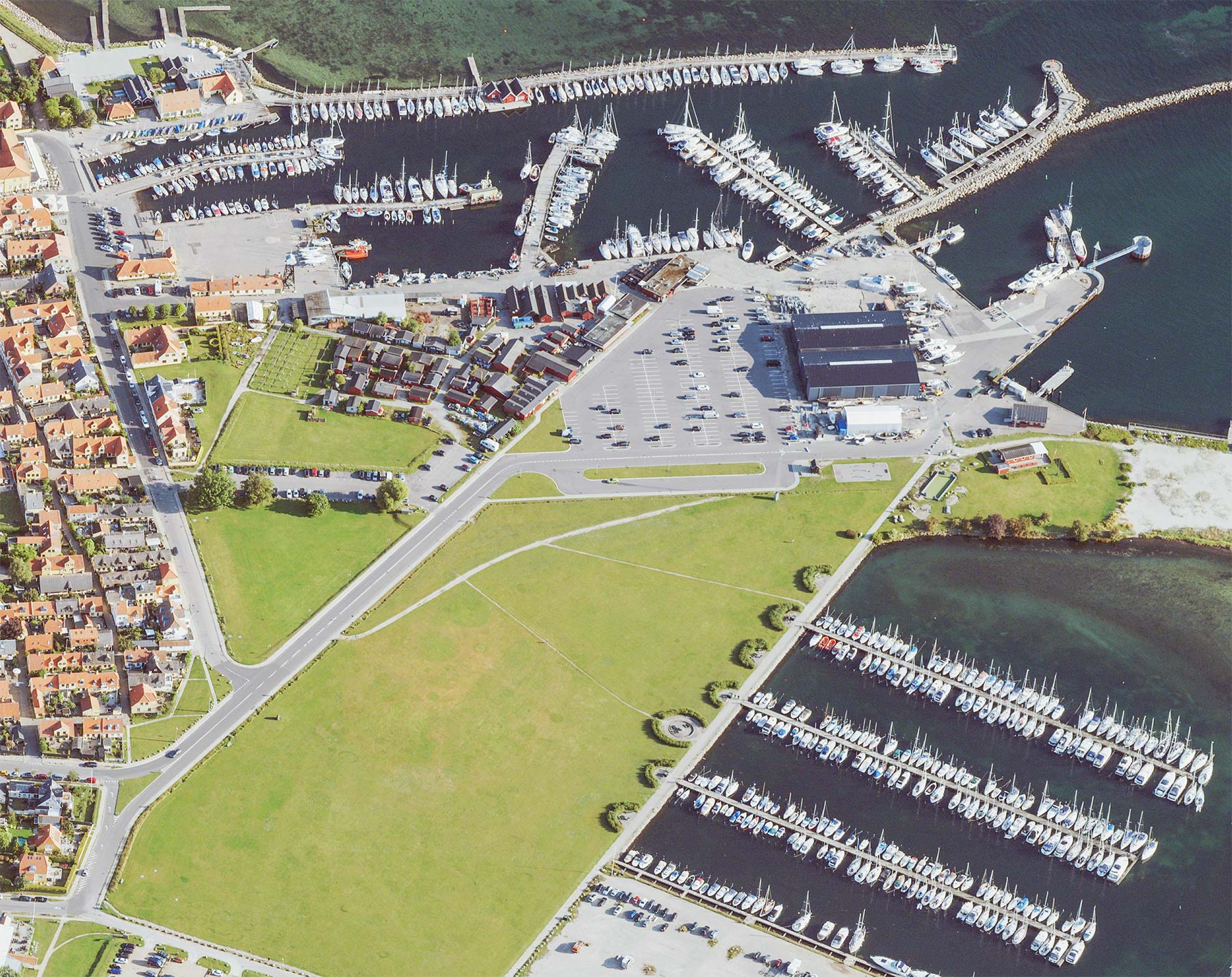Luftfoto af den Dragør gamle havn 2021. Foto: Styrelsen for Dataforsyning og Effektivisering.