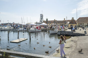 Der er ikke kun Öresundsmarkedet, der nyder godt af de besøgende på havnen. Foto: TorbenStender.