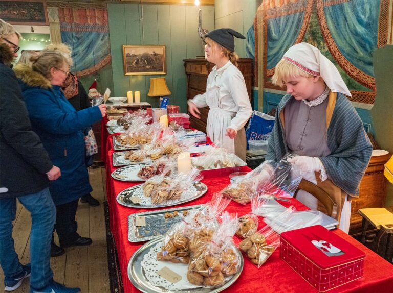 Der sælges lækkerier på Amagermuseets julemarked. Arkivfoto: TorbenStender.