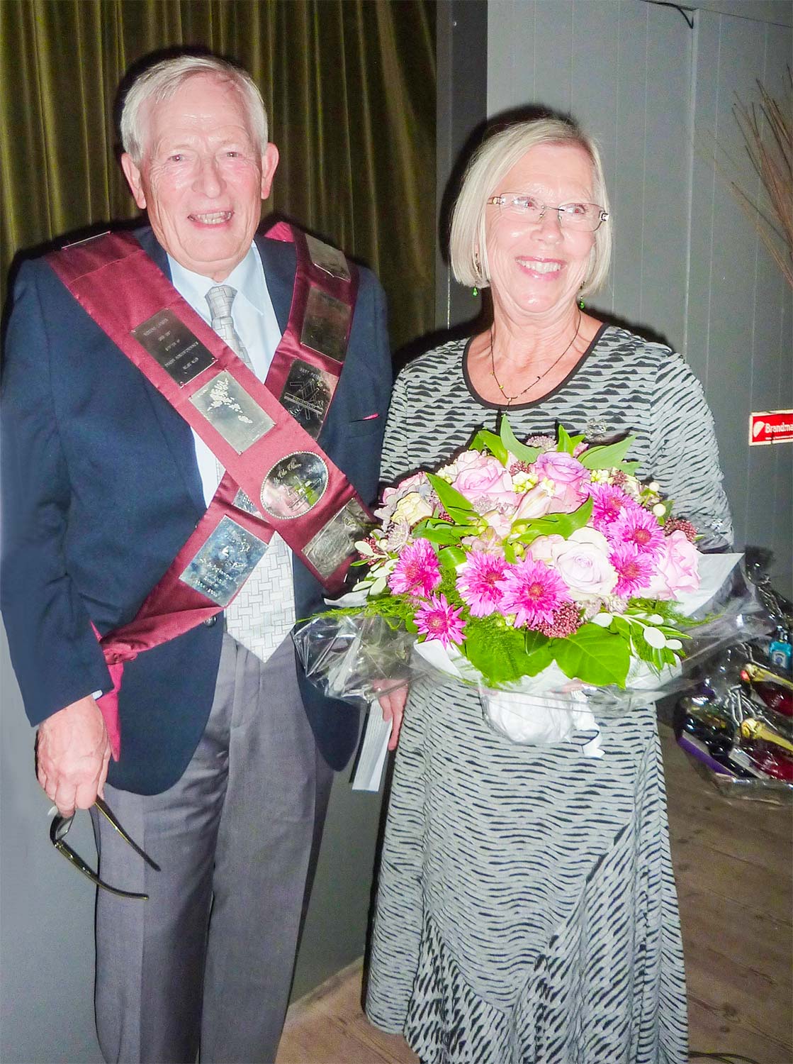Claus og Kirsten Ehlers i 2017, hvor Claus Ehlers blev fuglekonge i Dragør Borgerforening. Arkivfoto: Dines Bogø.