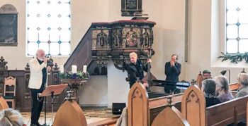 Bjarne Dam Clausen, Lars Emil Riis Madsen, Tomas Raae og Bill Chapeau Groos sørger for stemningsfuld musik i Store Magleby Kirke.