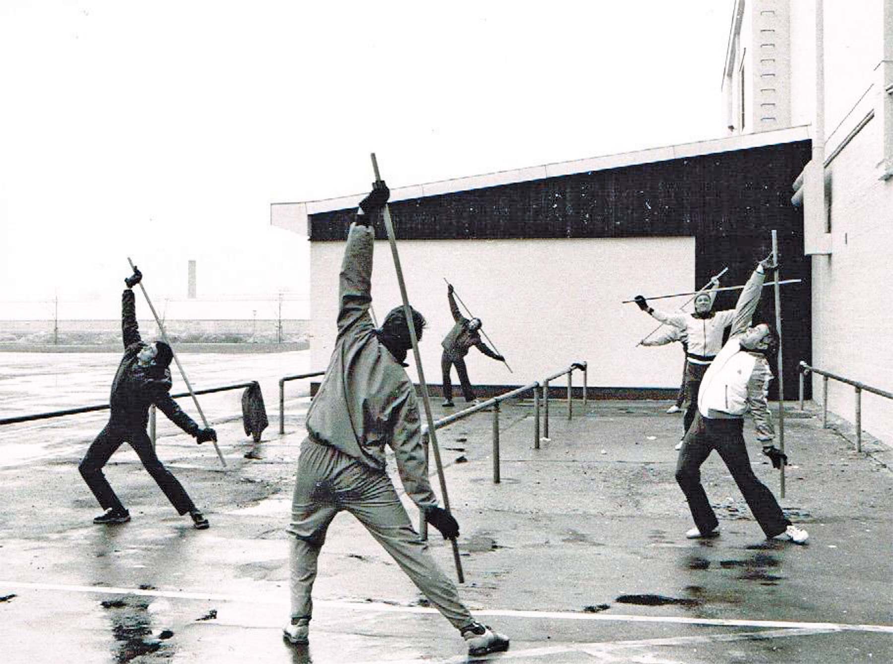 Fra 1981 trænes der udenfor ved Hollænderhallen – hvor træningen fortsat i dag praktiseres hver lørdag morgen.