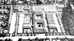 Luftfoto af skolen fra perioden 1990–1995. Foto: Historisk Arkiv Dragør.