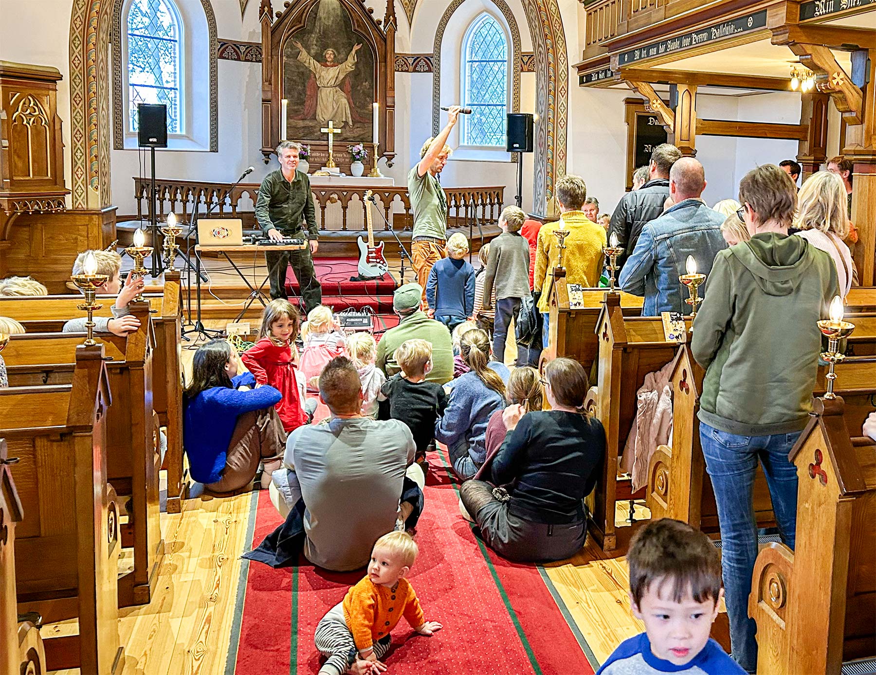 Duo Imperfekto giver koncert for børn i Dragør Kirke. Foto: Dragør Kirke.
