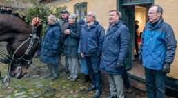 Borgmester Kenneth Gøtterup deltager i fastelavnsfejringen på Amagermuseet. Foto: TorbenStender.
