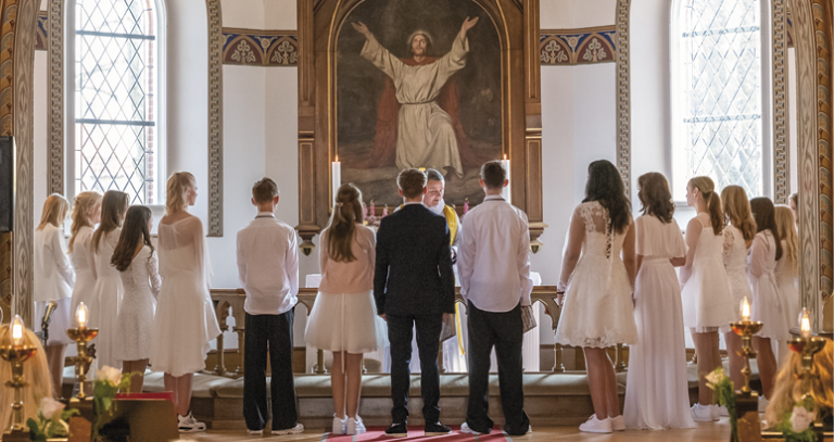 Elever fra Dragør Skole tager hul på årets konfirmationer. Foto: TorbenStender.