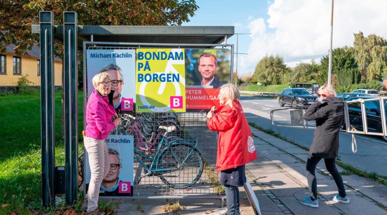 Det kan snart være slut med at skulle kæmpe om de gode pladser til valgplakaterne. Arkivfoto: TorbenStender.