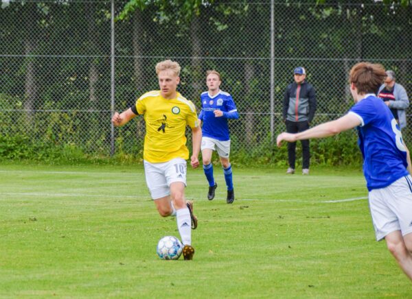 Tobias Damkær kommer på måltavlen. Foto: Henrik Rosschou.