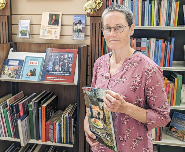 Pernille Sonne arbejder som leder på Dragør Bibliotek. Foto: Rasmus Mark Pedersen.