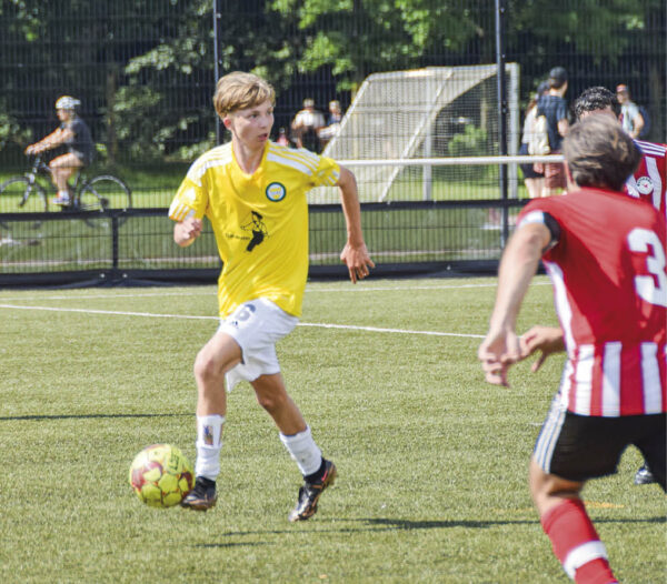 Hector Uhl er bagmanden til 0–2-målet. Foto: Henrik Rosschou.