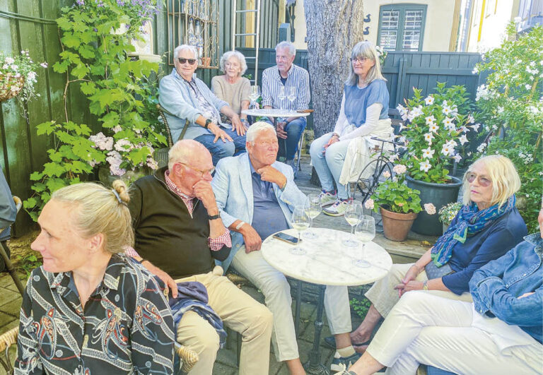 Drag­ør Borgerforening deltager i vinsmagningsarrangement. Foto: Per G. Larsson.