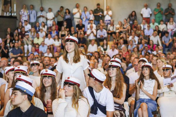 Glade studenter samlet til translokation. Foto: Tårnby Gymnasium & HF.