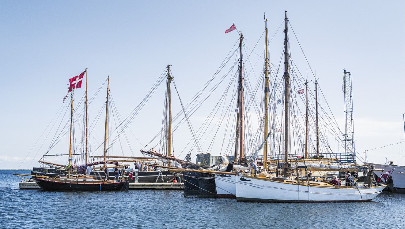 Skipperbyens Dag – og de flotte, gamle sejlskibe – vender tilbage på havnen på lørdag. Arkivfoto: TorbenStender.