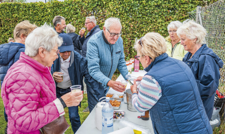 Der bydes blandt andet på pastis med vand. Foto: TorbenStender.