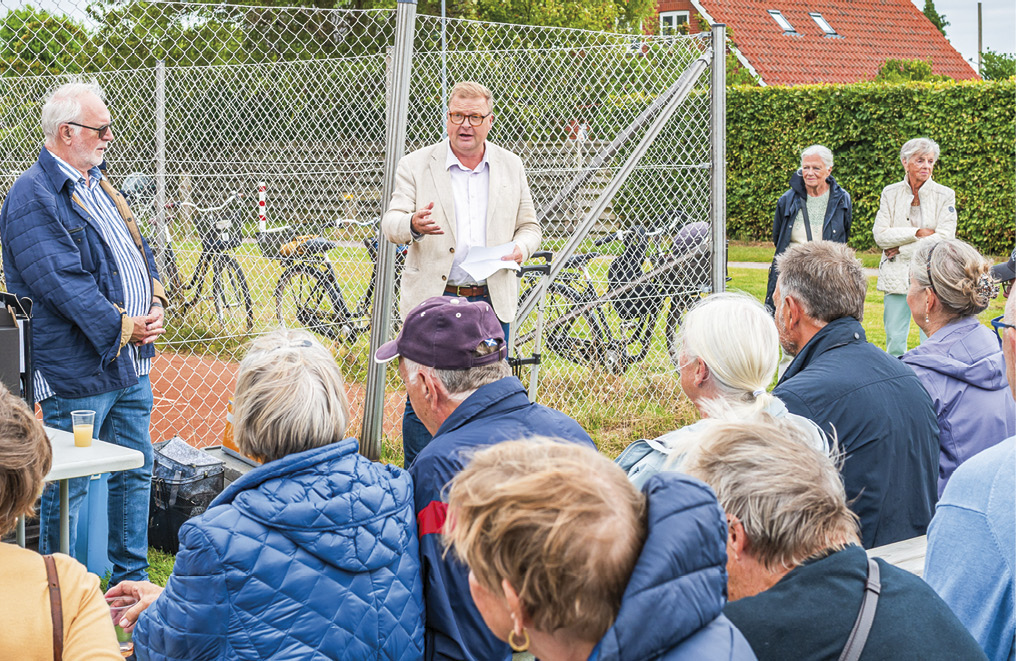 Borgmester Kenneth Gøtterup taler til de fremmødte. Foto: TorbenStender.