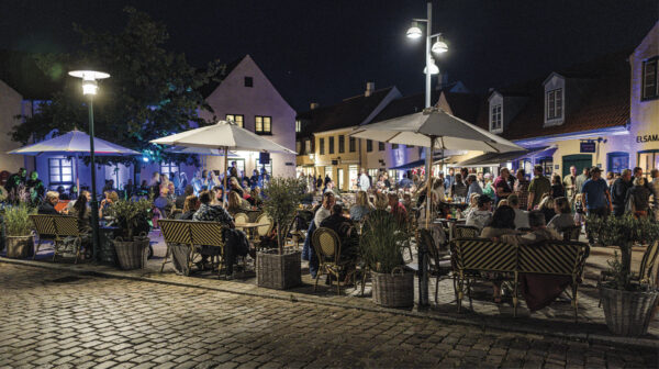 Til Dragør Kulturnat har mange butikker sent åbent, og der er aktiviteter for hele familien rundt om i byen. Arkivfoto: TorbenStender.