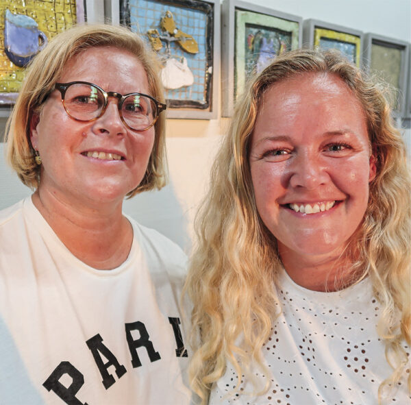 Susanne Thygesen og Signe Mygind Karaca vil gerne bakke op om en alkoholfri skolegang for deres børn. Foto: Kirsten Marie Juel Jensen.