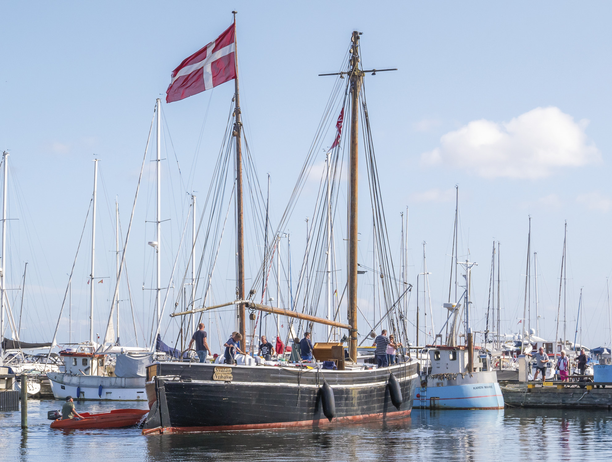 Et af skibene fra Nyhavn ankommer til Dragør. Foto: TorbenStender.