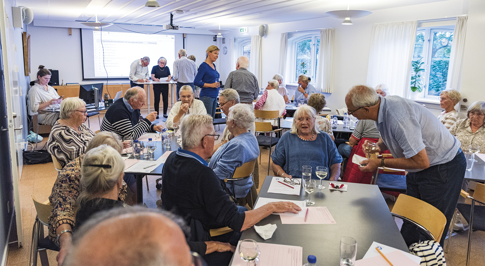 I Dragør Kirke valgte de fremmødte otte medlemmer til menighedsrådet og tre stedfortrædere for perioden 2024-2028. Det betyder, at menighedsrådet er fuldtalligt. Foto: Henrik Askø Stark.