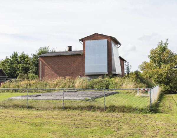 Der skal efter planen bygges en pumpestation ved det gamle vandværk i Store Magleby, mens energicentralen skal bygges ved Ryvej. Foto: Thomas Mose.