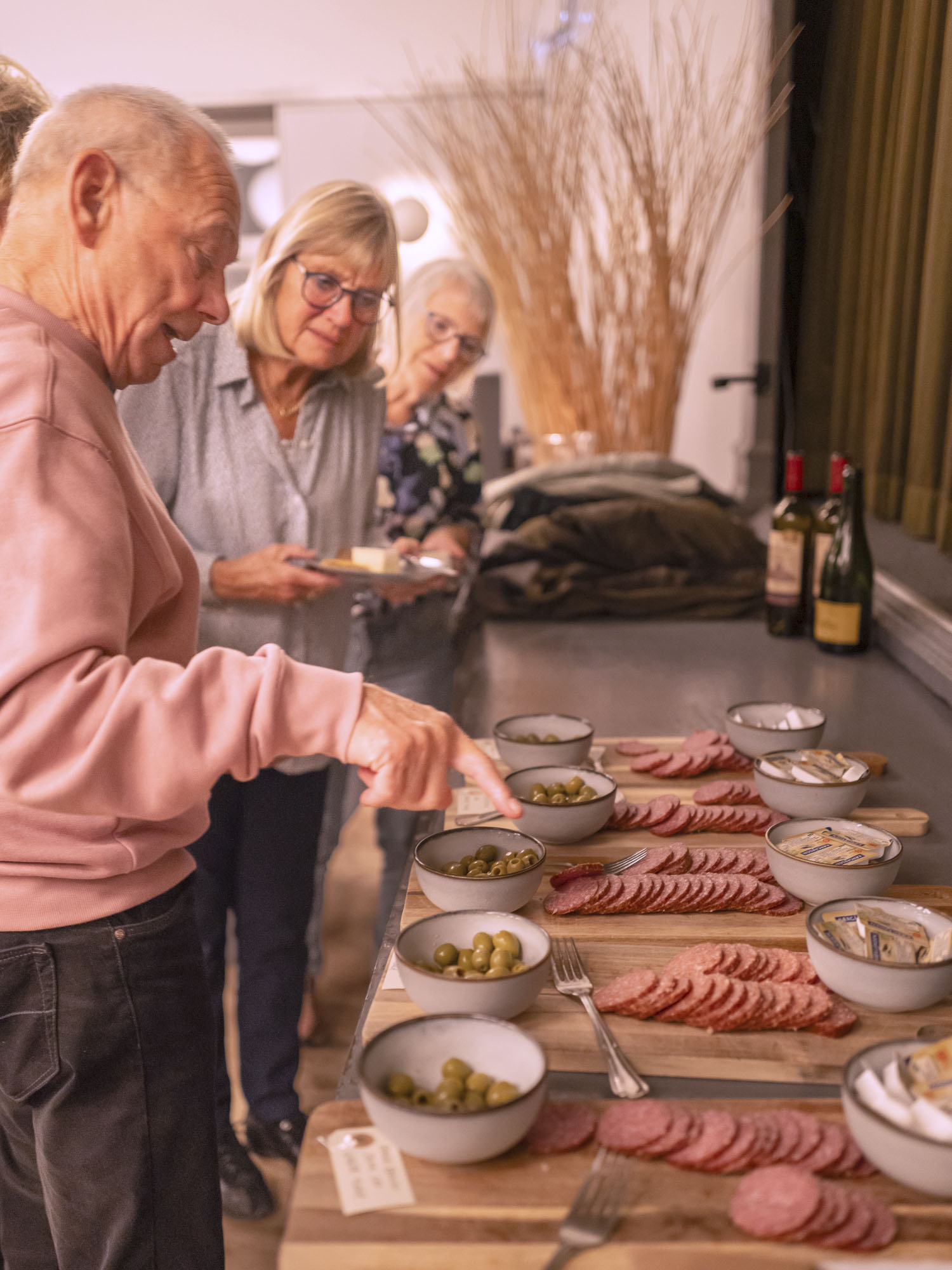 Som supplement til vinen, blev der serveret ost og pølse fra Slagter Munk. Foto: TorbenStender.